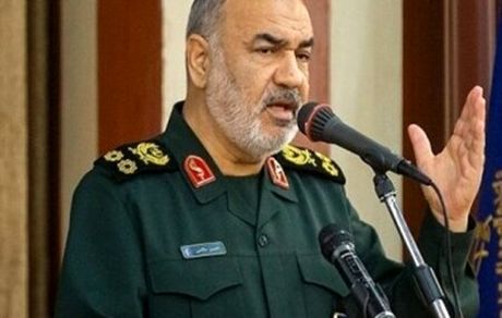 سردار سلامی: همه امکانات سپاه پای کار مهار کرونا است/ نگرانی مرزی نداریم