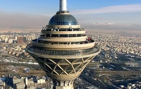 سالمندان رایگان از برج میلاد بازدید کنند