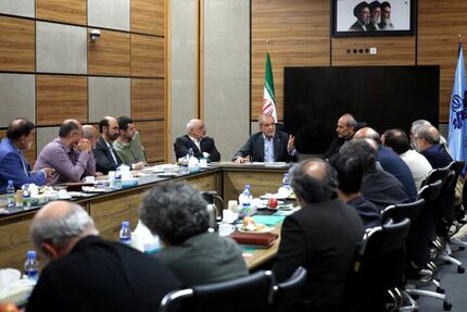 رئیس جمهور: موضع ما هم نظر با مقام معظم رهبری است / تفرقه انداختن، آب ریختن در آسیاب دشمن است