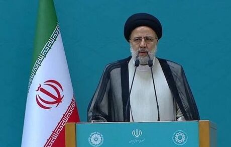 رئیس جمهور: حادثه حرم شاهچراغ شیراز نشانه استیصال دشمن است و بی پاسخ نخواهدماند