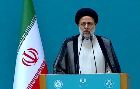 رئیس جمهور: حادثه حرم شاهچراغ شیراز نشانه استیصال دشمن است و بی پاسخ نخواهدماند