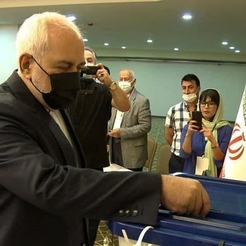 تصاویری از حضور پرشور در صف‌های رای‌گیری انتخابات ۱۴۰۰ / بخش اول