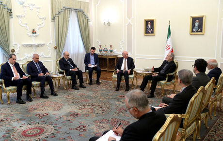 رئیس جمهور: ایران هیچ‌گاه زیر بار زور نخواهد رفت و ملت خود را از دستاوردهای صلح‌آمیز صنعت هسته‌ای محروم نخواهد ساخت