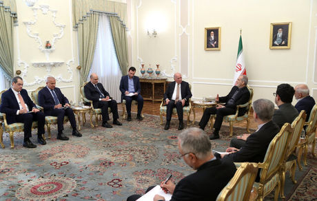 رئیس جمهور: ایران هیچ‌گاه زیر بار زور نخواهد رفت و ملت خود را از دستاوردهای صلح‌آمیز صنعت هسته‌ای محروم نخواهد ساخت