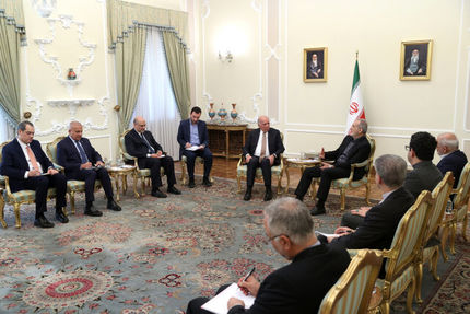 رئیس جمهور: ایران هیچ‌گاه زیر بار زور نخواهد رفت و ملت خود را از دستاوردهای صلح‌آمیز صنعت هسته‌ای محروم نخواهد ساخت