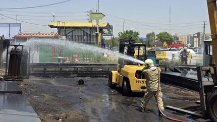 سه مصدوم در آتش سوزی بازار آهن تهران