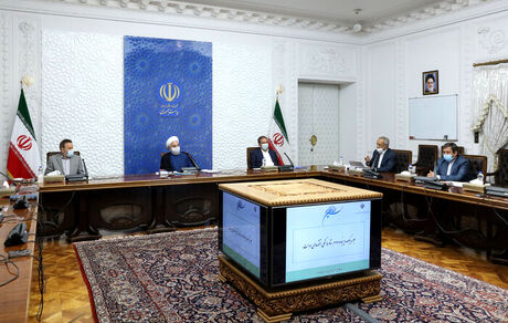 روحانی: تامین نیازهای مردم و حمایت از تولید کنندگان همچنان اولویت دولت است