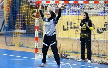 قهرمانی سنگ آهن بافق در نیم فصل لیگ برتر هندبال زنان