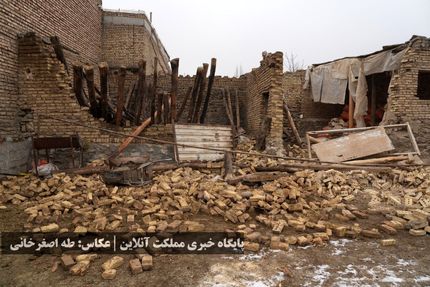 سه روز بعد از زلزله خوی: مشکل نان و چادر، هوای مه و ادامه پسلرزهها