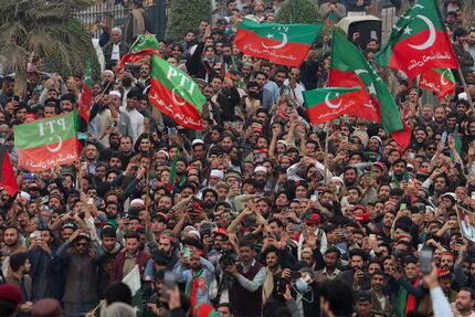 حزب "عمران خان" ممنوع الفعالیت شد