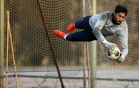 درخواست هواداران استقلال: برای حسینی رقیب بیاورید