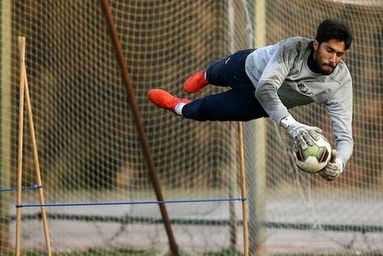 درخواست هواداران استقلال: برای حسینی رقیب بیاورید