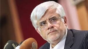 عارف: تا زمانی که ویروس کرونا کنترل نشود از لغو تعطیلی مدارس و دانشگاه‌ها بپرهیزید