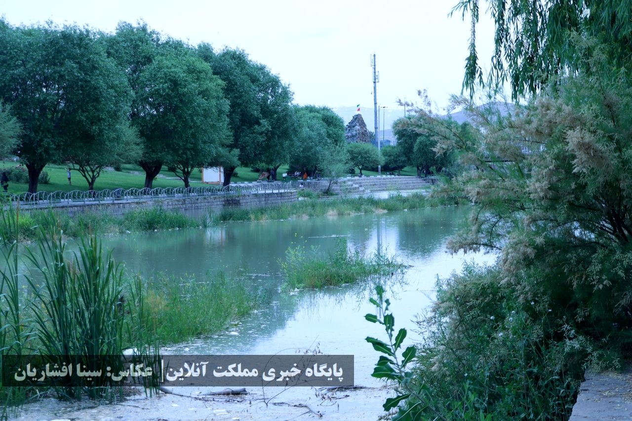 رودخانه‌ای به حال خود رهاشده در میان ارومیه