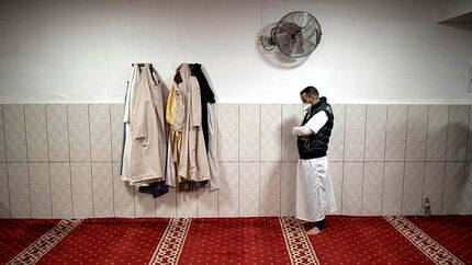 فرانسه، نمازخواندن در دانشگاه‌ها را ممنوع می‌کند!