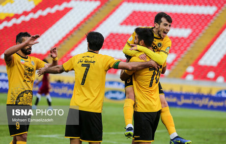 تثبیت جایگاه سوم سپاهان در جدول لیگ برتر با پیروزی مقابل نساجی
