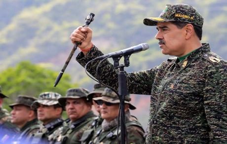 رئیس جمهور ونزوئلا، مبارزه مسلحانه با حمله آمریکا را تصویب کرد