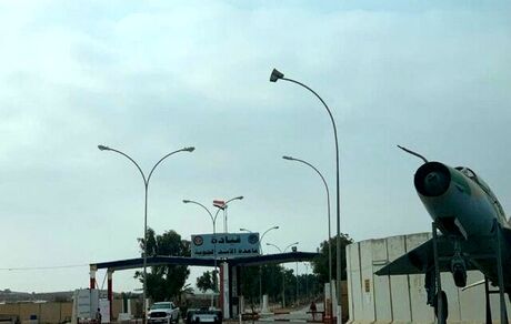 ورود تجهیزات نظامی آمریکایی به پایگاه هوایی «عین الاسد» در غرب عراق