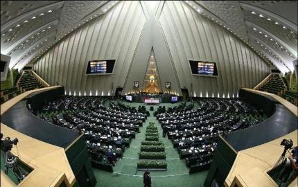 بررسی وضعیت بازار بورس در مجلس آغاز شد