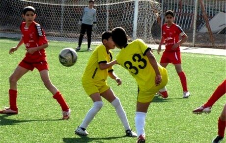 بازی فینال لیگ برتر فوتبال نونهالان نیمه تمام ماند / علت: درگیری با داور