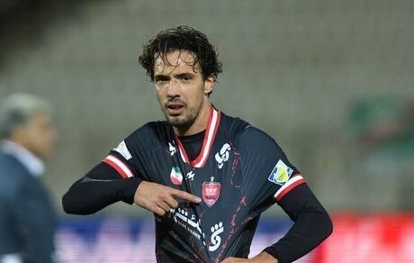 بازگشت هافبک مونته‌نگرویی پرسپولیس به ایران