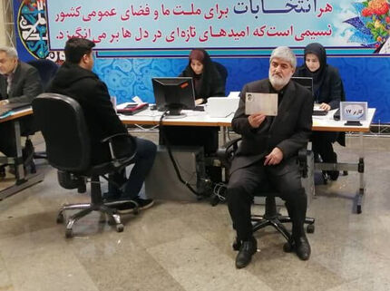 
مطهری: گویا اراده‌ای برای سلب آبروی نمایندگان فعلی وجود دارد 