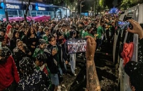 جان باختن دو هوادار در جشن صعود تیم ملی مکزیک به مرحله یک هشتم نهایی جام جهانی ۲۰۲۶