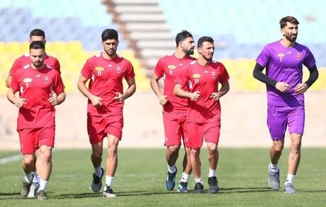 بحران در پرسپولیس: تمرین سرخپوشان بخاطر اعتصاب لغو شد / آیا سرمربی دوباره استعفا خواهدکرد؟