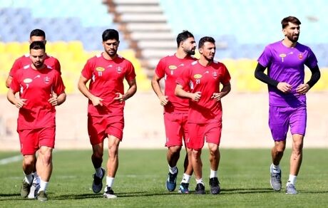 بحران در پرسپولیس: تمرین سرخپوشان بخاطر اعتصاب لغو شد / آیا سرمربی دوباره استعفا خواهدکرد؟