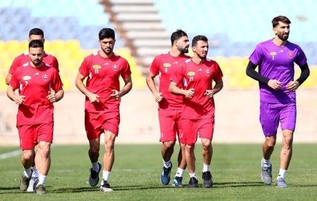 بحران در پرسپولیس: تمرین سرخپوشان بخاطر اعتصاب لغو شد / آیا سرمربی دوباره استعفا خواهدکرد؟