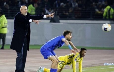 سرمربی اسبق استقلال در باشگاه جدیدش اخراج شد