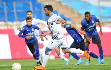 توافق نهایی بهترین پاسور لیگ برتر با پرسپولیس / صادقی از گل‌گهر قلعه‌نوعی سرخ پوش شد