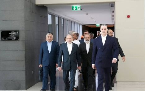 هیات ایرانی از محل مذاکره به محل اقامت برگشت