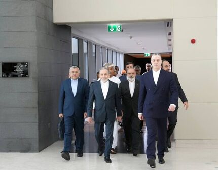 هیات ایرانی از محل مذاکره به محل اقامت برگشت