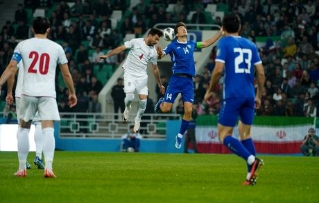 سایت کنفدراسیون فوتبال آسیا: دیدار ایران و ازبکستان نبرد صدرنشینی گروه آ مقدماتی جام جهانی