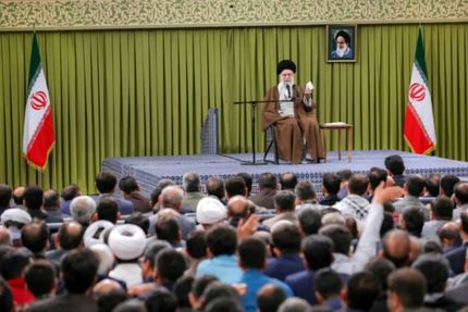 جمعی از معلمان و فرهنگیان سراسر کشور فردا با رهبری دیدار می‌کنند