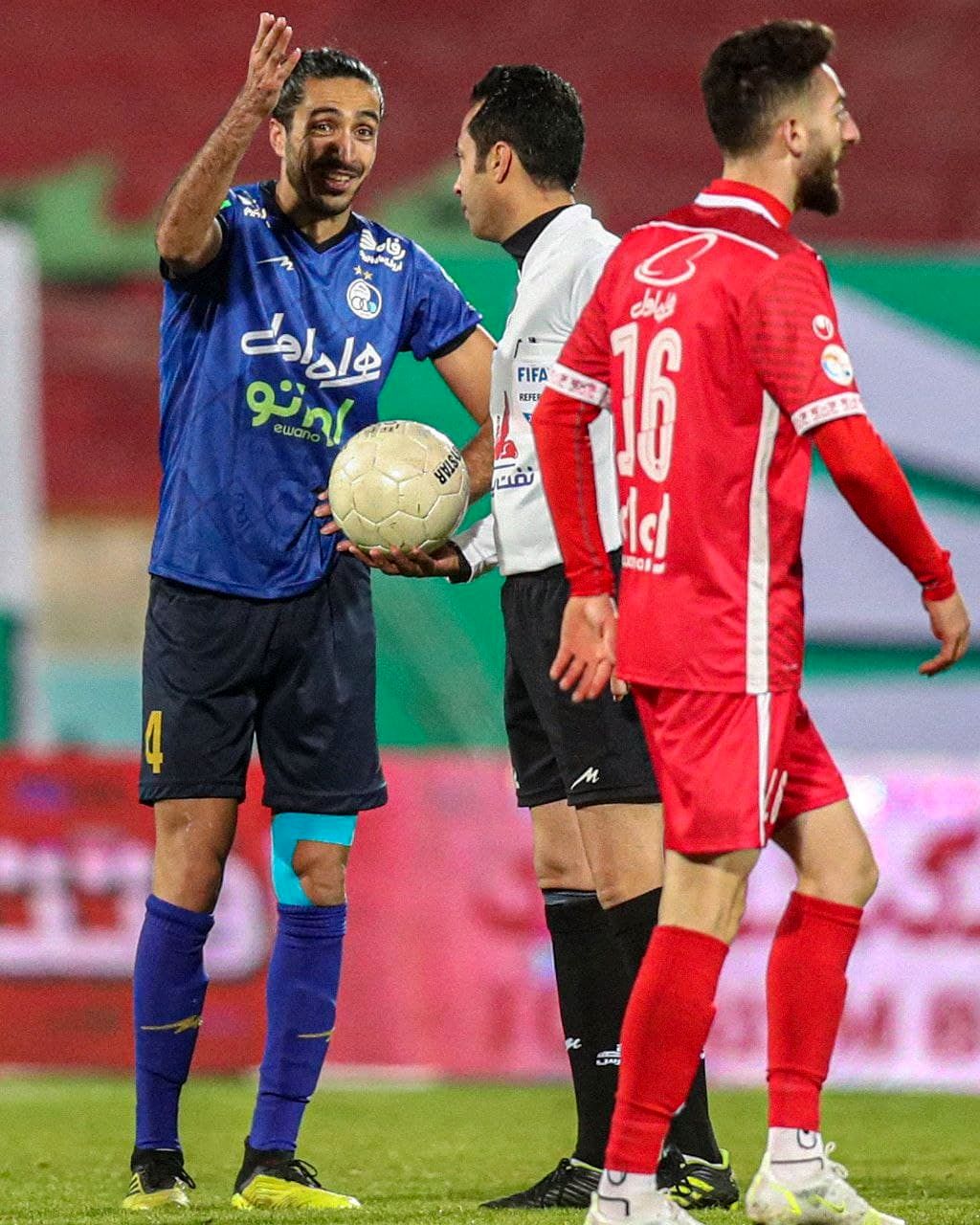 دربی سرد و کسل کننده ۹۷ از نگاه دوربین