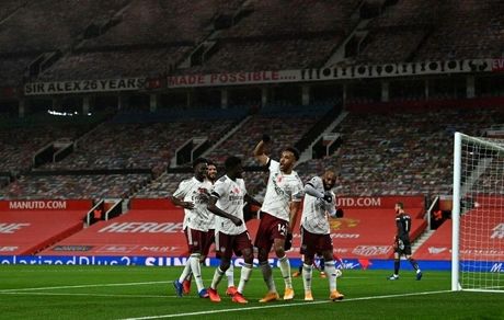 منچستریونایتد برابر آرسنال به زانو در آمد