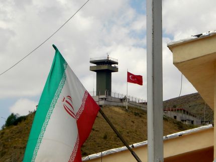 باز شدن مرزها برای تردد زمینی به ترکیه تکذیب شد