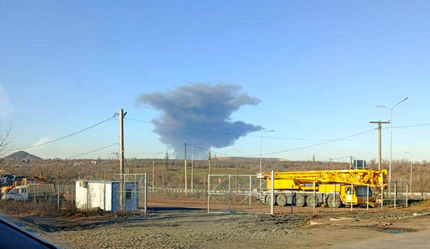 سوختن پالایشگاه نفت در جنوب روسیه در بمباران اوکراین 