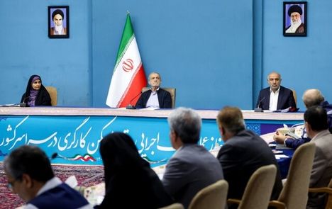 رئیس جمهور: دولت هر کاری که از دستش بربیاید برای ساخت سریع مساکن کارگری انجام می‌دهد