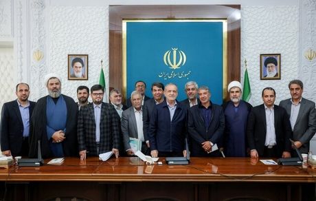 رئیس جمهور: گسترش بی‌رویه ساختار دولت یکی از دلایل اصلی تورم کشور است 