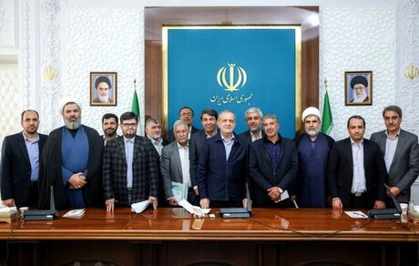 رئیس جمهور: گسترش بی‌رویه ساختار دولت یکی از دلایل اصلی تورم کشور است 