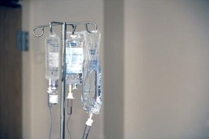 رییس اتحادیه واردکنندگان دارو: فعلا نیازی به واردات سرم نیست