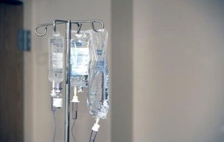 رییس اتحادیه واردکنندگان دارو: فعلا نیازی به واردات سرم نیست