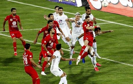 مخالفت جدی پرسپولیس برای بازی با ذوب‌آهن: بازی نمی‌کنیم!
