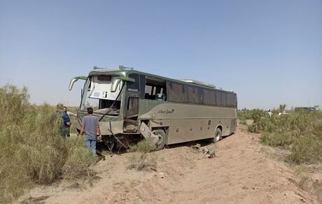 ۱۳ مصدوم در حادثه برای اتوبوس زائران عراقی در ایران