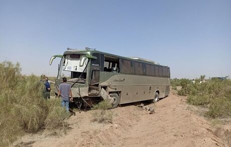 ۱۳ مصدوم در حادثه برای اتوبوس زائران عراقی در ایران
