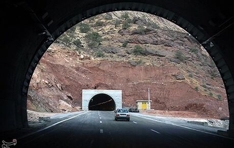 مسیر پل زال در لرستان بدلیل ریزش تونل مسدود شد