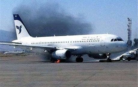 موتور هواپیمای پرواز شیراز - تهران روشن نشد / سفر لغو شد